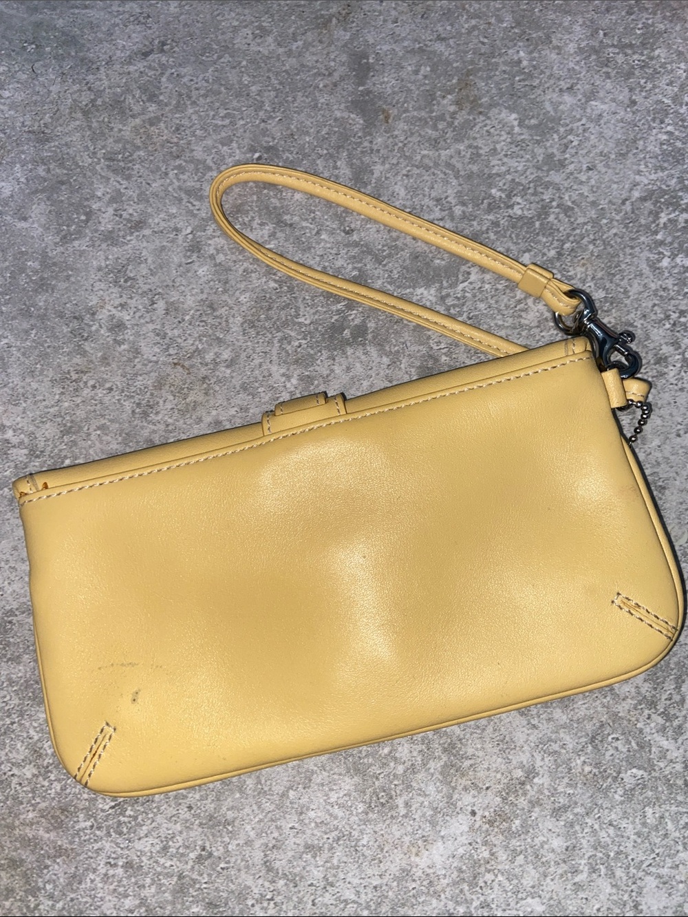 Coach Y2K Hampton Wristlet EUC Calfskin Leather Pre Loved - Picture 2 of 7